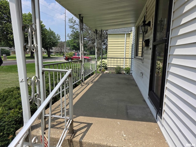 2404 N Gale Ave, Peoria, IL 61604 - photo 6