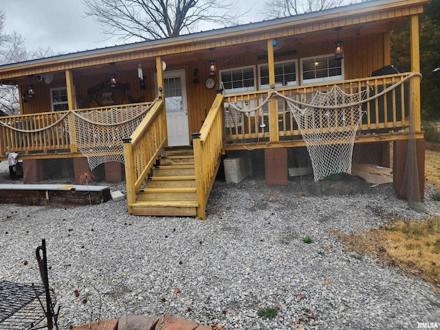 view of front of property featuring covered porch