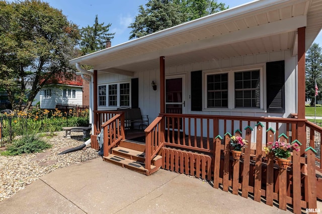 view of front of home with covered porch