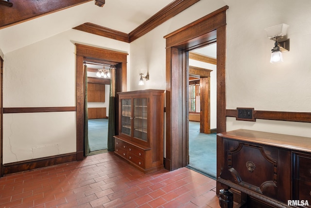 bathroom with ornamental molding