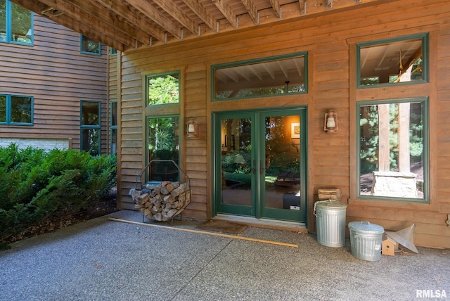 entrance to property with a patio area