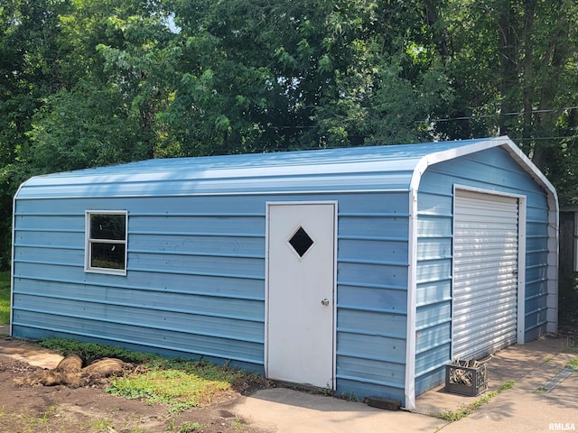 view of outbuilding