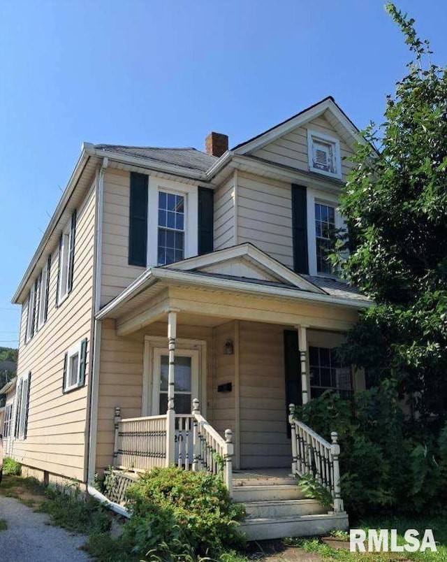 view of front of home featuring a porch