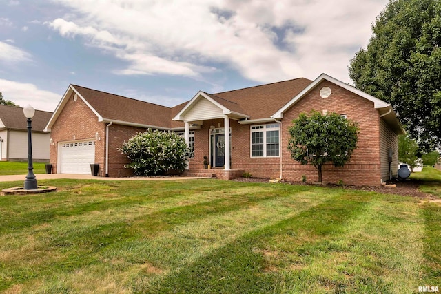 view of front facade with a front lawn