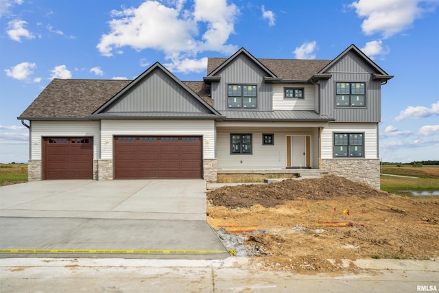 craftsman house featuring a garage