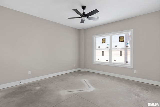 empty room featuring ceiling fan