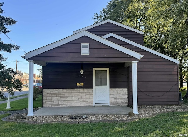 view of outbuilding