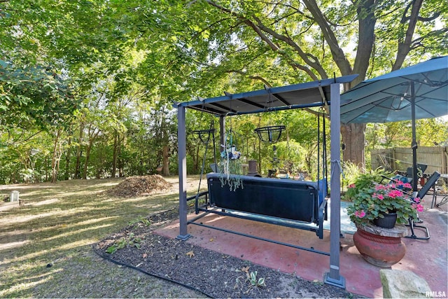 view of yard featuring a patio