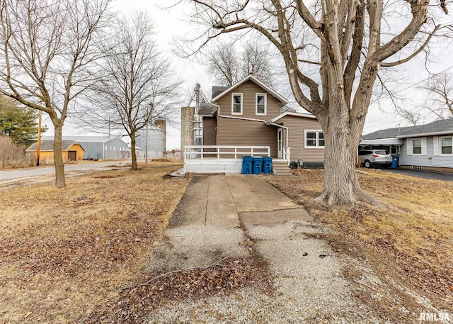 view of front of property