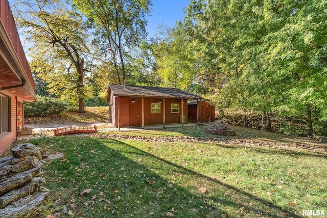 view of yard with a patio area