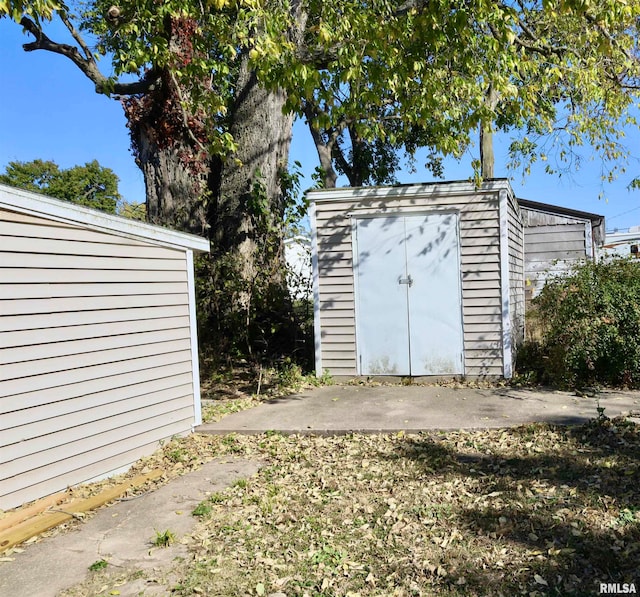 view of outbuilding