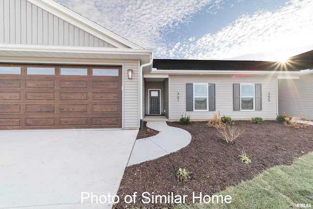 view of front of house featuring a garage