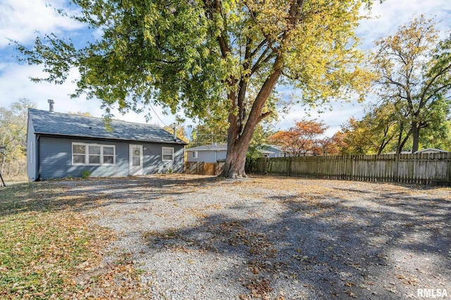906 28 1/2 St, Bettendorf, IA 52722 - back of property