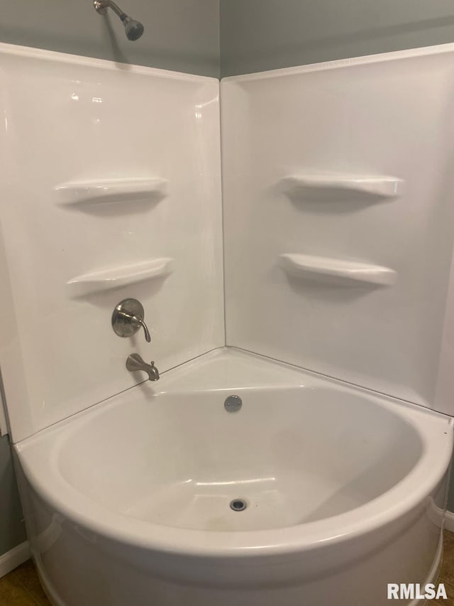 1621 14 1/2 St, Rock Island, IL 61201 - full bath with washtub / shower combination