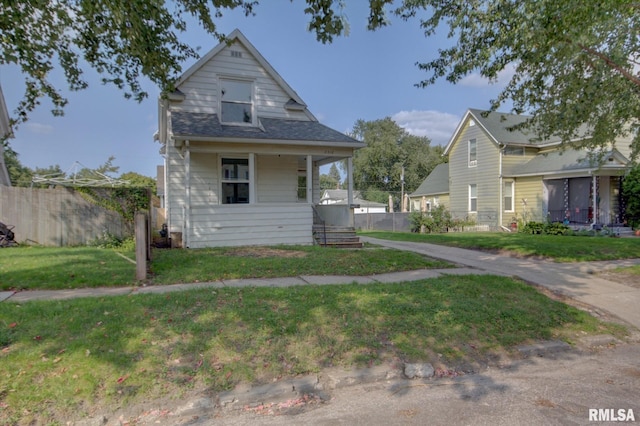 2312 W 1st St, Davenport, IA 52802 - bungalow featuring covered porch