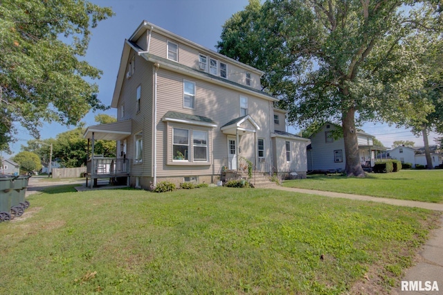 view of front of house with a front lawn