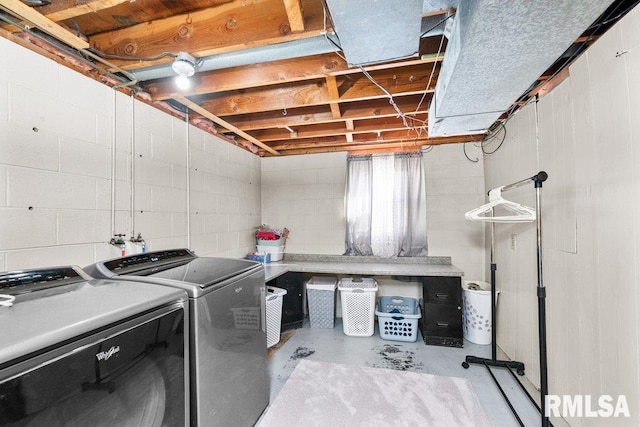 laundry room featuring independent washer and dryer