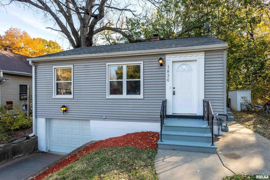 view of front of house featuring a garage