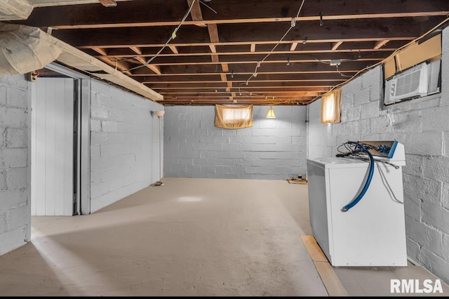 basement featuring washer / dryer