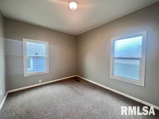 view of carpeted spare room