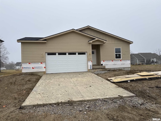 view of front facade featuring a garage