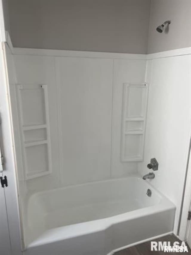 443 4th Ave N, Clinton, IA 52732 - bathroom with shower / tub combination