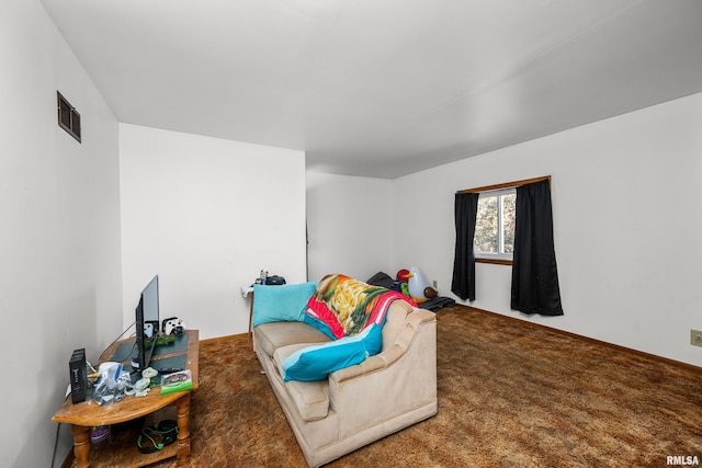 sitting room with carpet