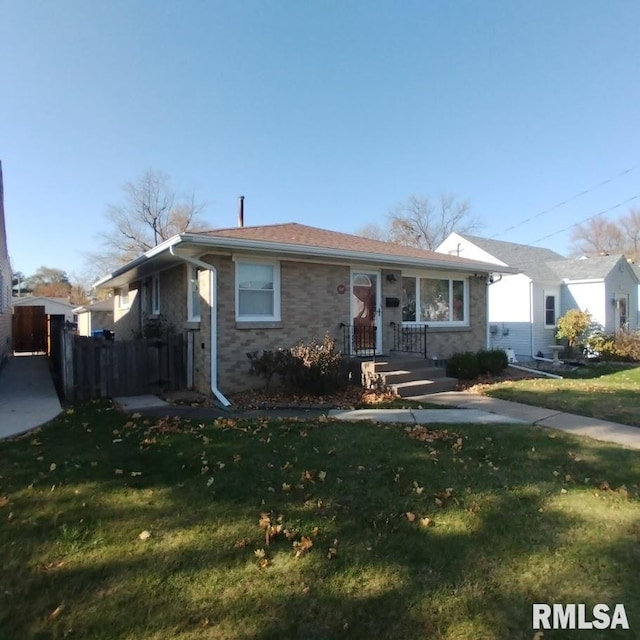 view of front of property with a front yard