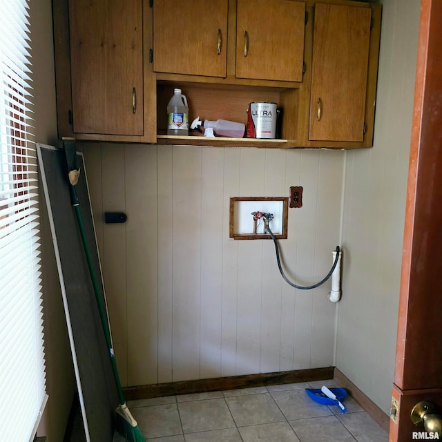 washroom featuring light tile patterned flooring