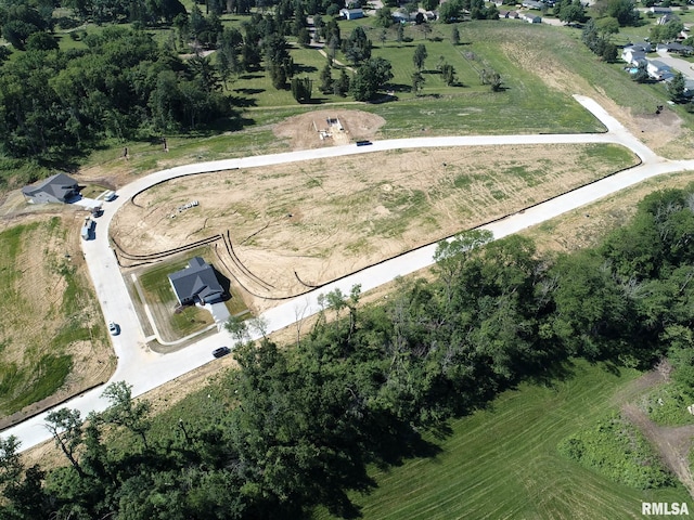 943 Riverstone Rd, Clinton, IA 52732