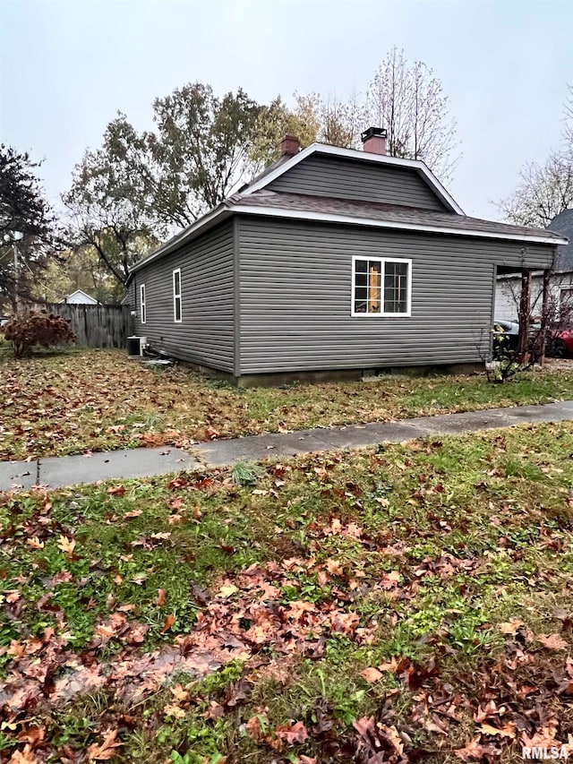 view of side of property