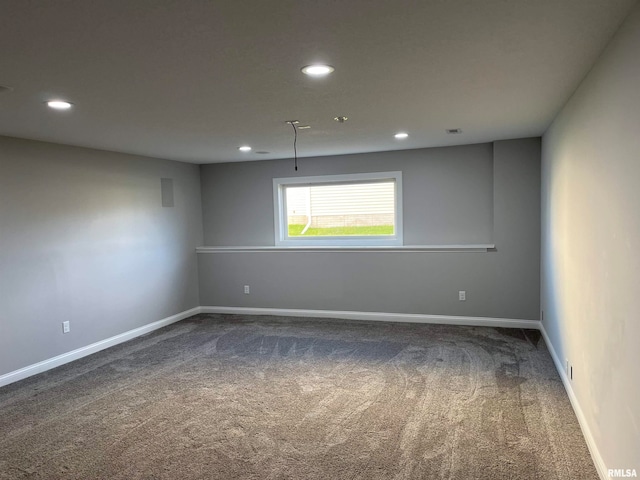 view of carpeted spare room