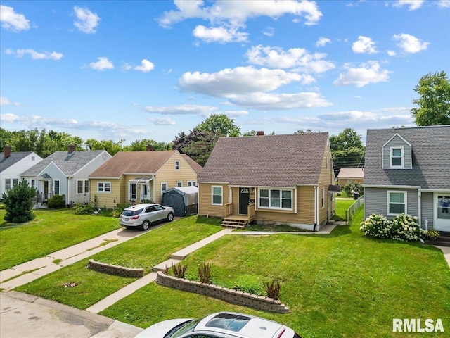 view of front of house featuring a front lawn