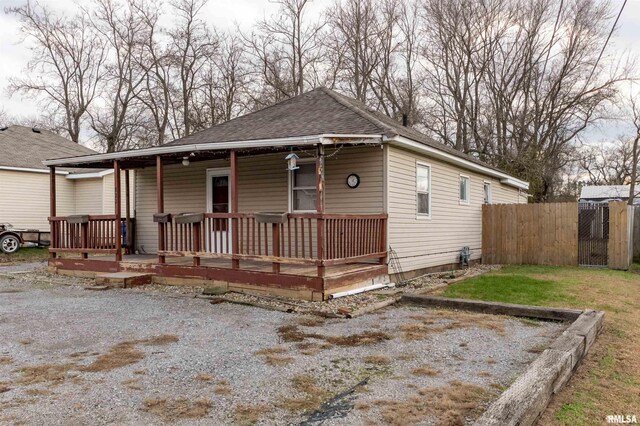 view of front of house with a porch