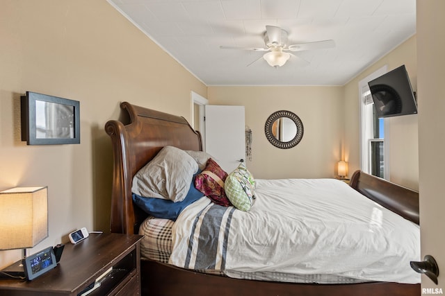 bedroom featuring ceiling fan