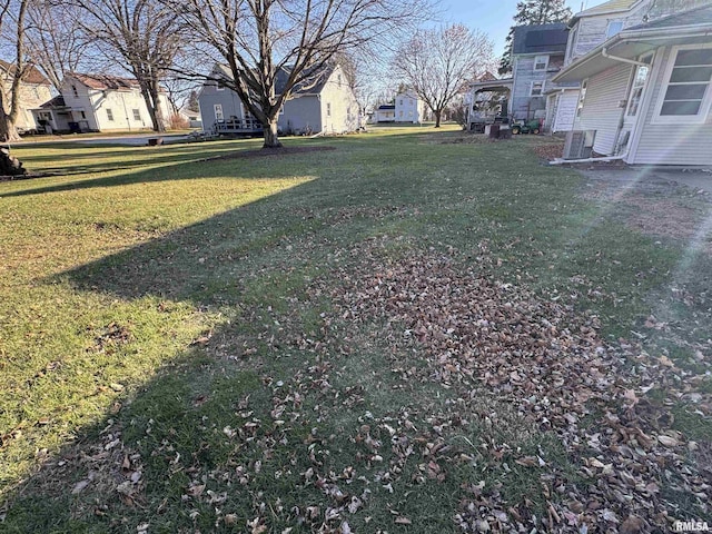 view of yard with cooling unit