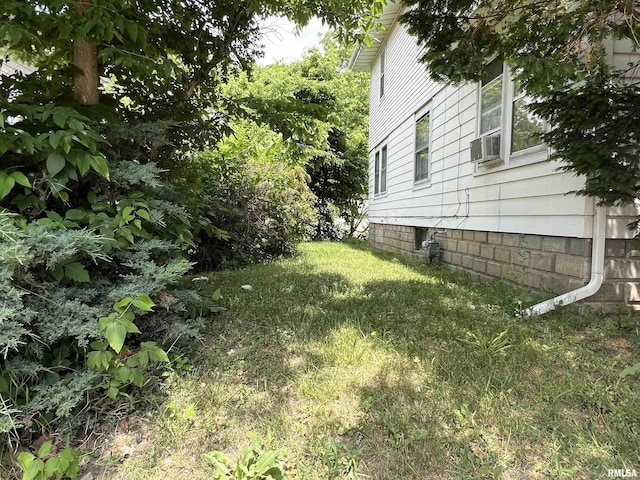 view of yard featuring cooling unit