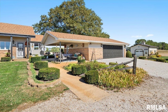 view of front of property featuring a garage