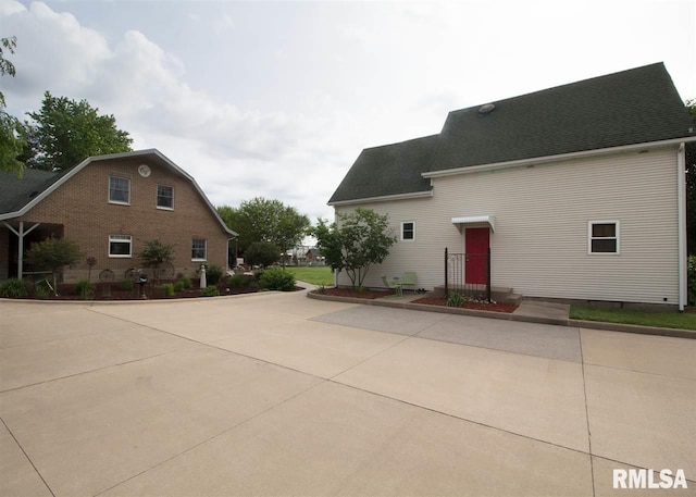 view of home's exterior