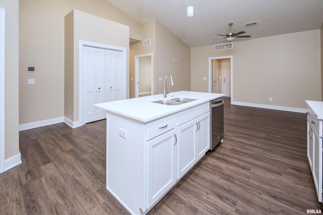 125 Beacon Harbor Cir, East Moline, IL 61244 - kitchen featuring a sink, visible vents, and dishwasher