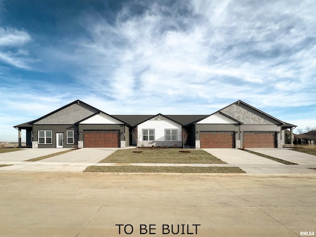 view of front of house featuring a garage