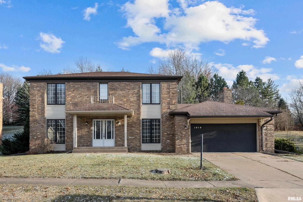 view of front property featuring a garage