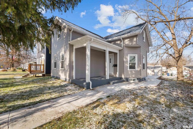 view of front of property with covered porch