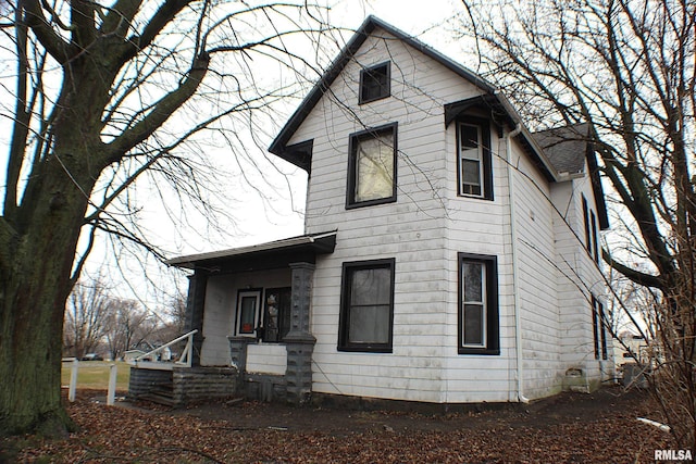 view of front facade with covered porch