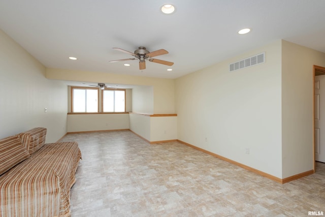 empty room featuring ceiling fan