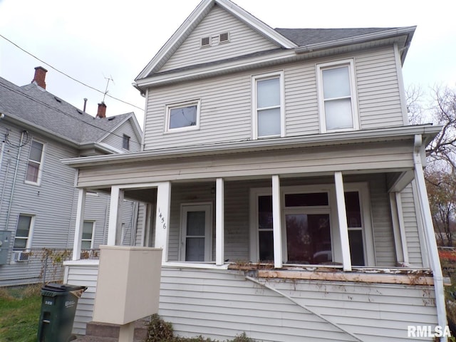 view of front facade