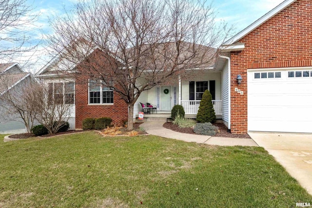 view of front of property with a porch and a front lawn