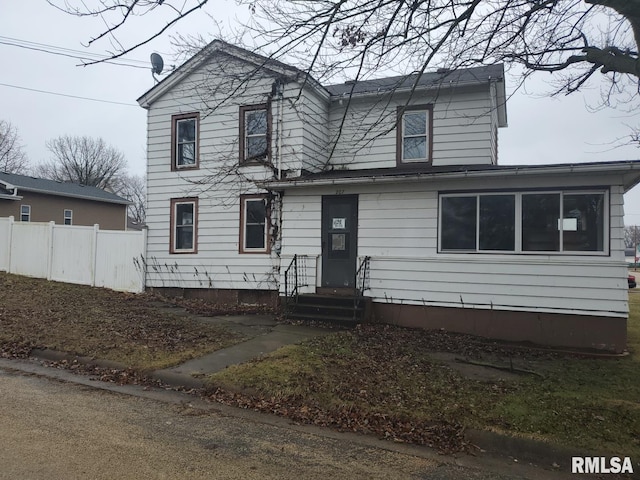207 Madison St, Sabula, IA 52070 - photo 1