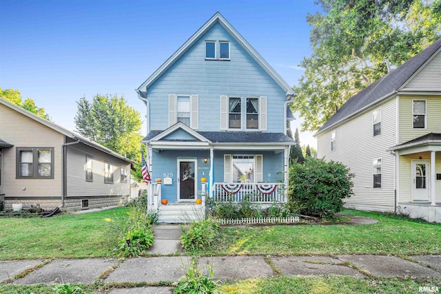 view of front of property featuring a front yard