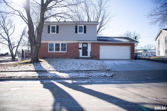 611 Scenic Dr, Clinton IA, 52732, 4 bedrooms, 3.5 baths house for sale